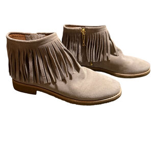 Kate Spade Betsie Booties Gray Taupe Suede Fringe Ankle Boots Size 6.5 Tassels